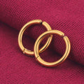 Hoop earrings golden look